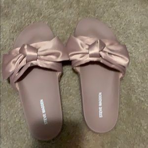 Steve Madden Bow Slides in Pink